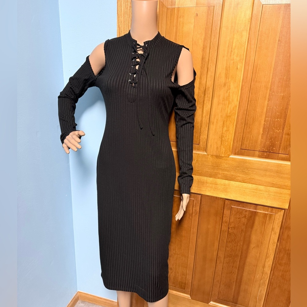 Avec Les Filles Ribbed Lace Front Cold Shoulder Midi Dress Sz medium - Picture 3 of 12